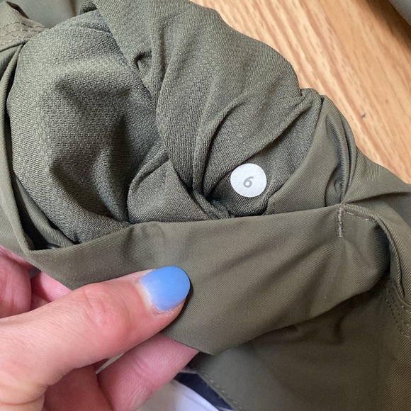 Lululemon Women's Fo Drizzle Jacket Fatigue Green Size 6 - Picture 4 of 8